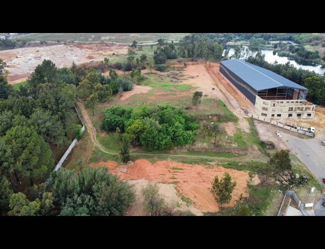 42,000M² VACANT LAND FOR SALE IN MEADOWDALE